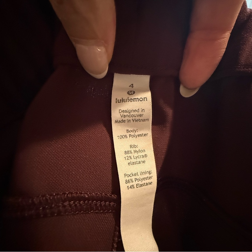 Lululemon On the Fly Jogger Pant *Woven Cassis Size 4 Small EUC Lounge wear - Picture 7 of 10